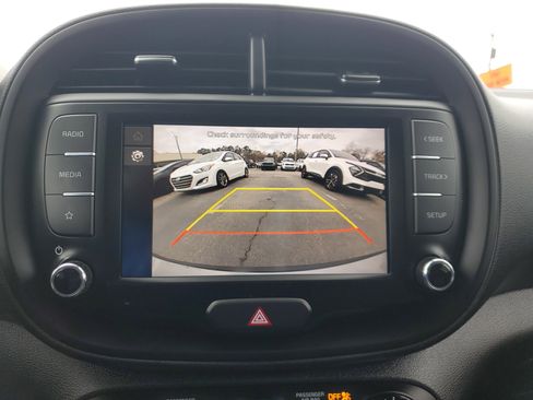 Used 2023 Kia Soul LX image 23