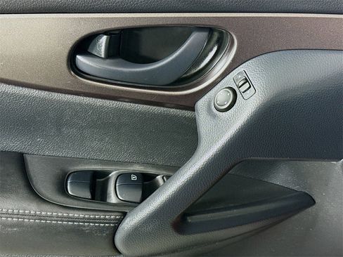 Certified 2021 Nissan Rogue Sport S image 22