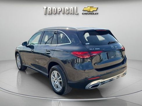 Used 2023 Mercedes-Benz GLC 300 4MATIC image 2
