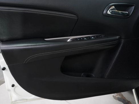 Used 2019 Dodge Journey Crossroad image 16