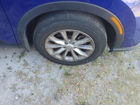 Used 2023 Honda CR-V EX image 3