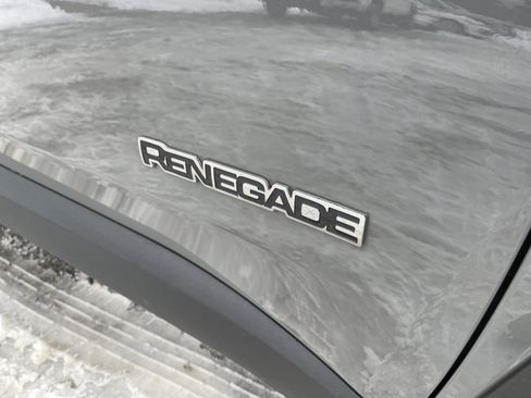 Used 2022 Jeep Renegade Limited image 24