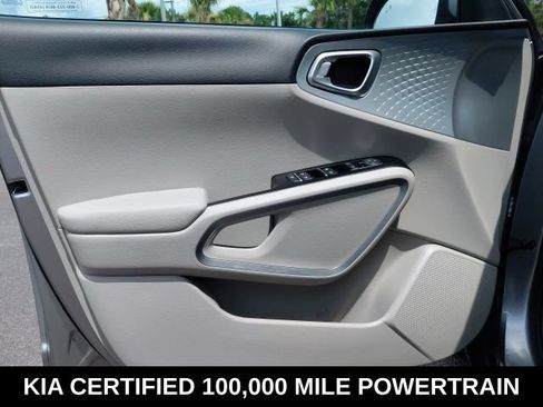 Certified 2025 Kia Soul LX w/ LX Technology Package FWD image 19