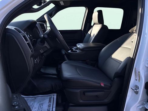 New 2024 RAM 2500 Tradesman w/ Chrome Appearance Group image 10