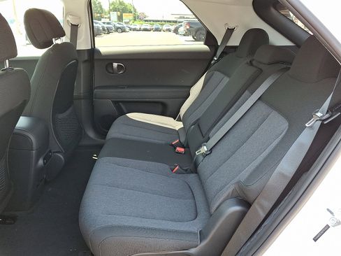 New 2025 Hyundai Ioniq 5 SE image 9