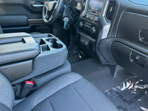 Used 2020 Chevrolet Silverado 1500 LT w/ Trailering Package AWD/4WD image 18