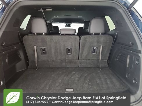 Used 2025 Buick Enclave Preferred AWD/4WD image 31