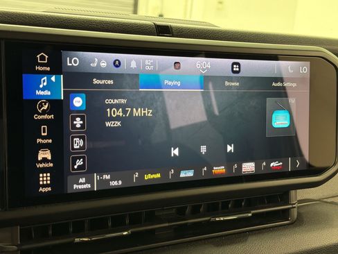 Used 2025 Jeep Wrangler Unlimited Sport AWD/4WD image 17