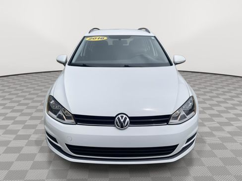 Used 2016 Volkswagen Golf S FWD image 3