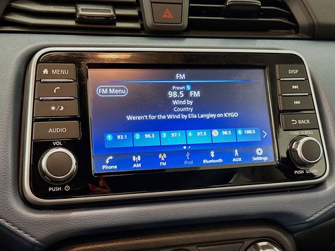 Used 2025 Nissan Versa SV FWD image 21