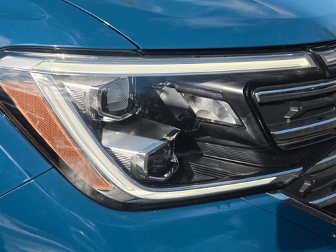 Certified 2025 Volkswagen Atlas SE image 9