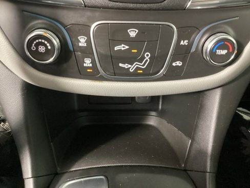 Used 2020 Chevrolet Equinox LS w/ LS Convenience Package image 21