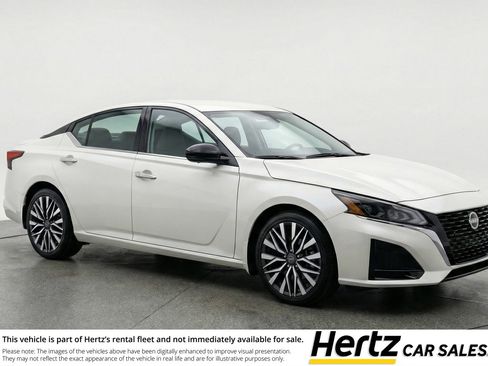 Used 2025 Nissan Altima 2.5 SV image 1