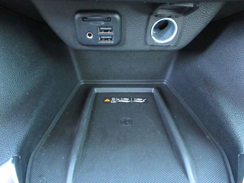 Used 2021 Chevrolet Traverse Premier image 34