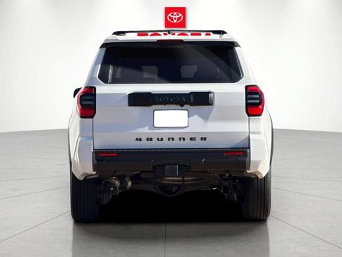 New 2026 Toyota 4Runner SR5 AWD/4WD image 4