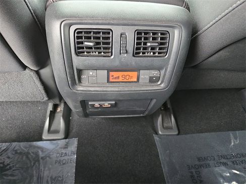 Used 2019 Nissan Pathfinder SV image 18