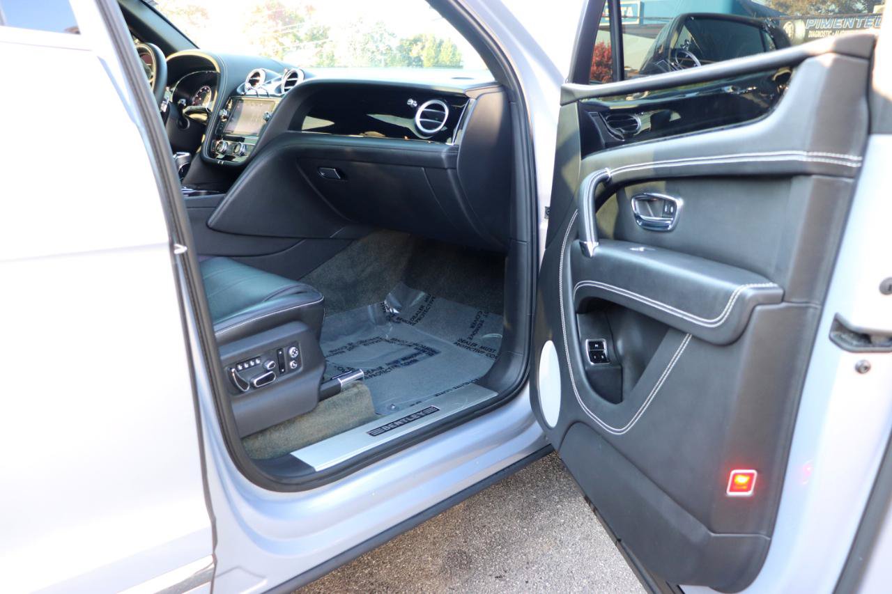 Used 2018 Bentley Bentayga AWD/4WD image 15