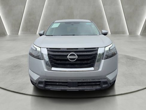 Used 2025 Nissan Pathfinder SV FWD image 2