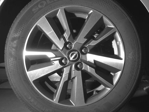 Used 2025 Nissan Versa SV image 12