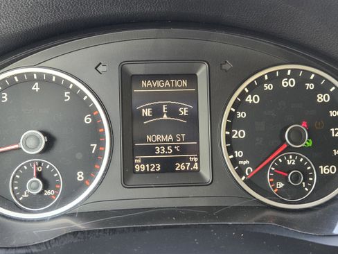 Used 2013 Volkswagen Tiguan SEL FWD image 31