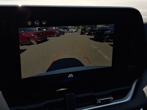 Used 2026 Chevrolet Equinox LT w/ Convenience Package II AWD/4WD image 16
