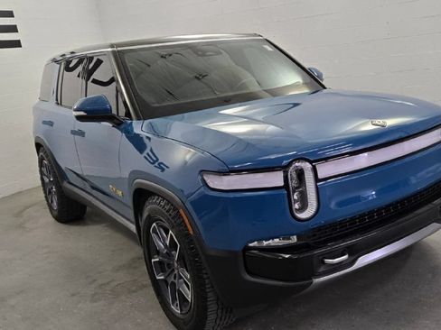Used 2023 Rivian R1S Adventure AWD/4WD image 4