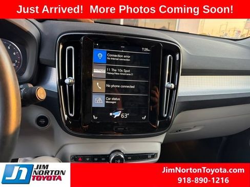 Used 2021 Volvo XC40 T5 Momentum w/ Protection Package Premier AWD/4WD image 12