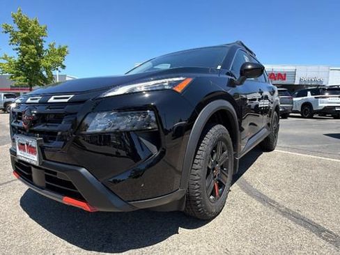 New 2026 Nissan Rogue SV AWD/4WD image 9