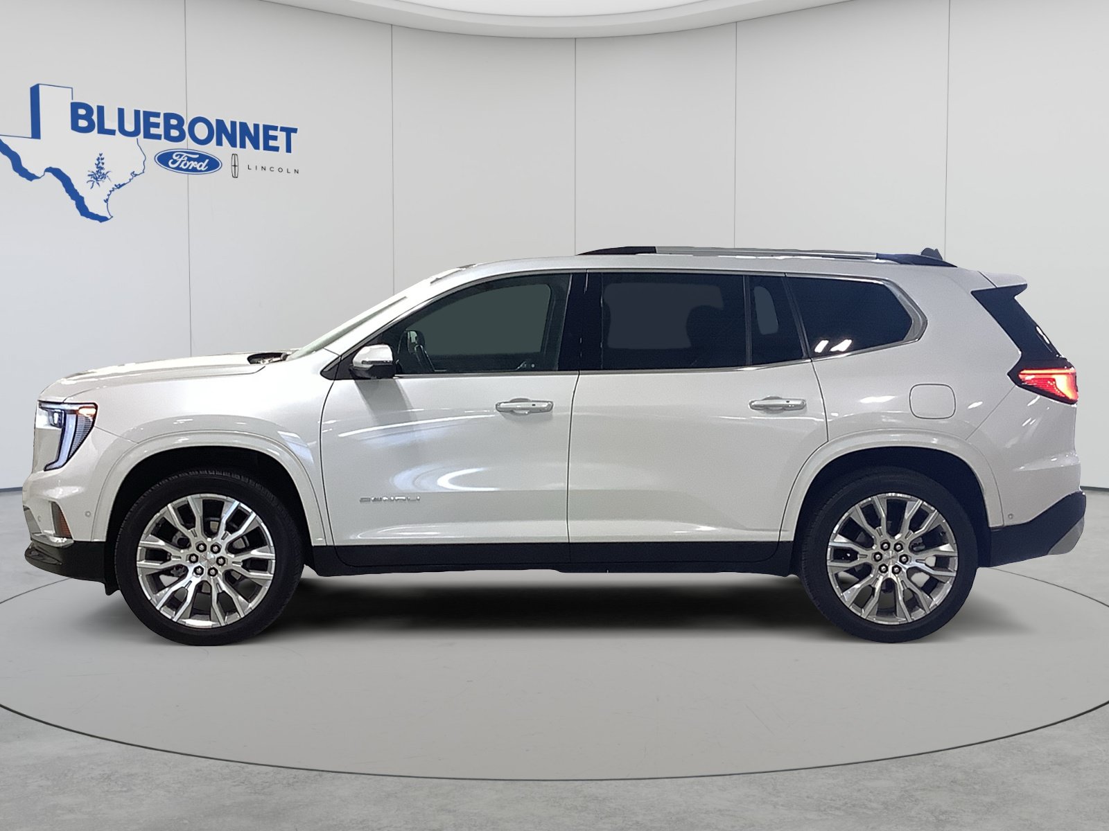 Used 2024 GMC Acadia Denali w/ Super Cruise Package FWD image 8