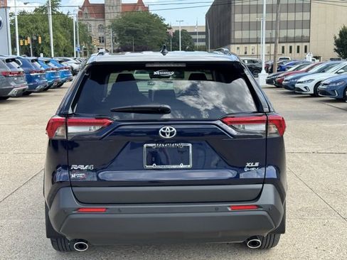 Used 2025 Toyota RAV4 XLE Premium image 4