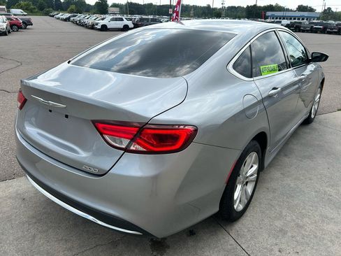 Used 2015 Chrysler 200 Limited FWD image 5