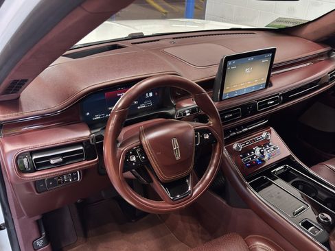 Used 2020 Lincoln Aviator Black Label w/ Dynamic Handling Package image 18