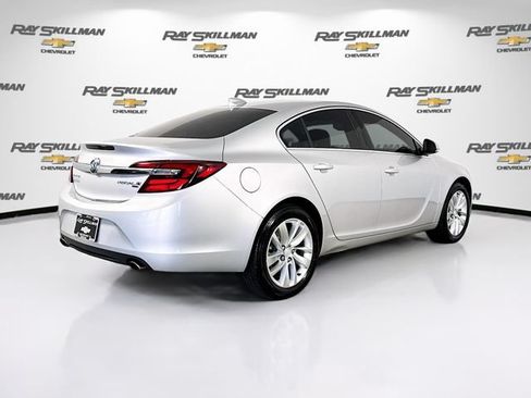 Used 2017 Buick Regal AWD image 7
