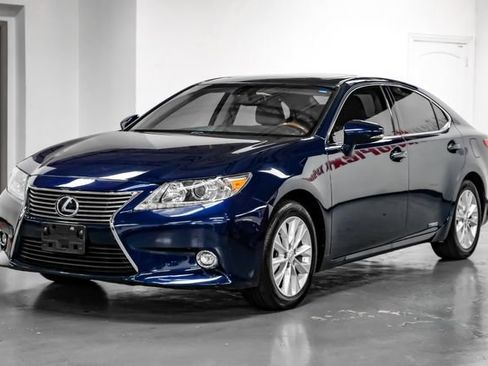 Used 2014 Lexus ES 300h w/ Luxury Package w/Bamboo Trim FWD image 7