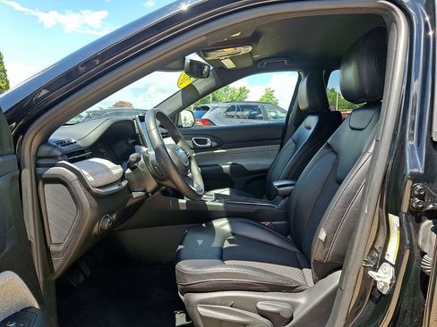 Used 2024 Jeep Compass Latitude AWD/4WD image 13