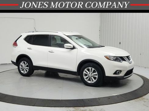 Used 2016 Nissan Rogue SV FWD image 1