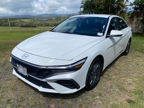 Certified 2024 Hyundai Elantra SEL FWD image 21