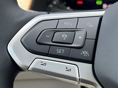 New 2026 Volkswagen Atlas SE FWD image 16