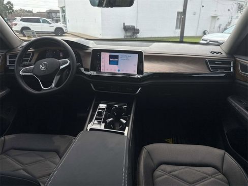 New 2026 Volkswagen Atlas SE image 15