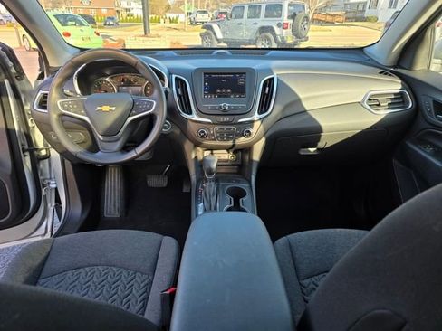 Used 2022 Chevrolet Equinox LT image 17