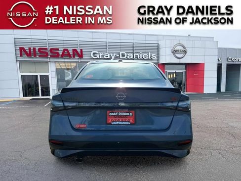 New 2026 Nissan Sentra SR w/ Floor Mat Package FWD image 6