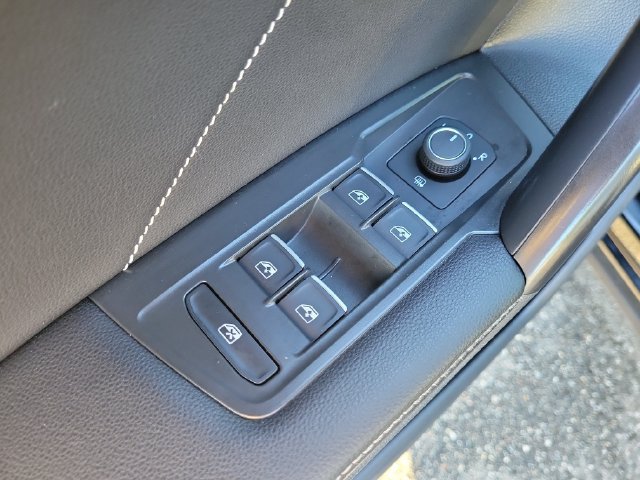 Certified 2023 Volkswagen Tiguan SE R-Line FWD image 15