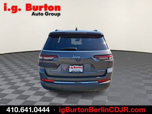Used 2023 Jeep Grand Cherokee L Laredo RWD image 5