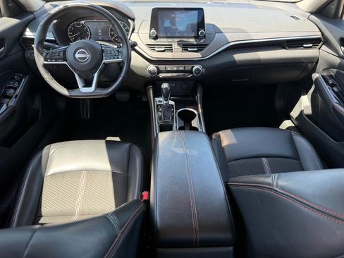 Used 2024 Nissan Altima 2.5 SR FWD image 11