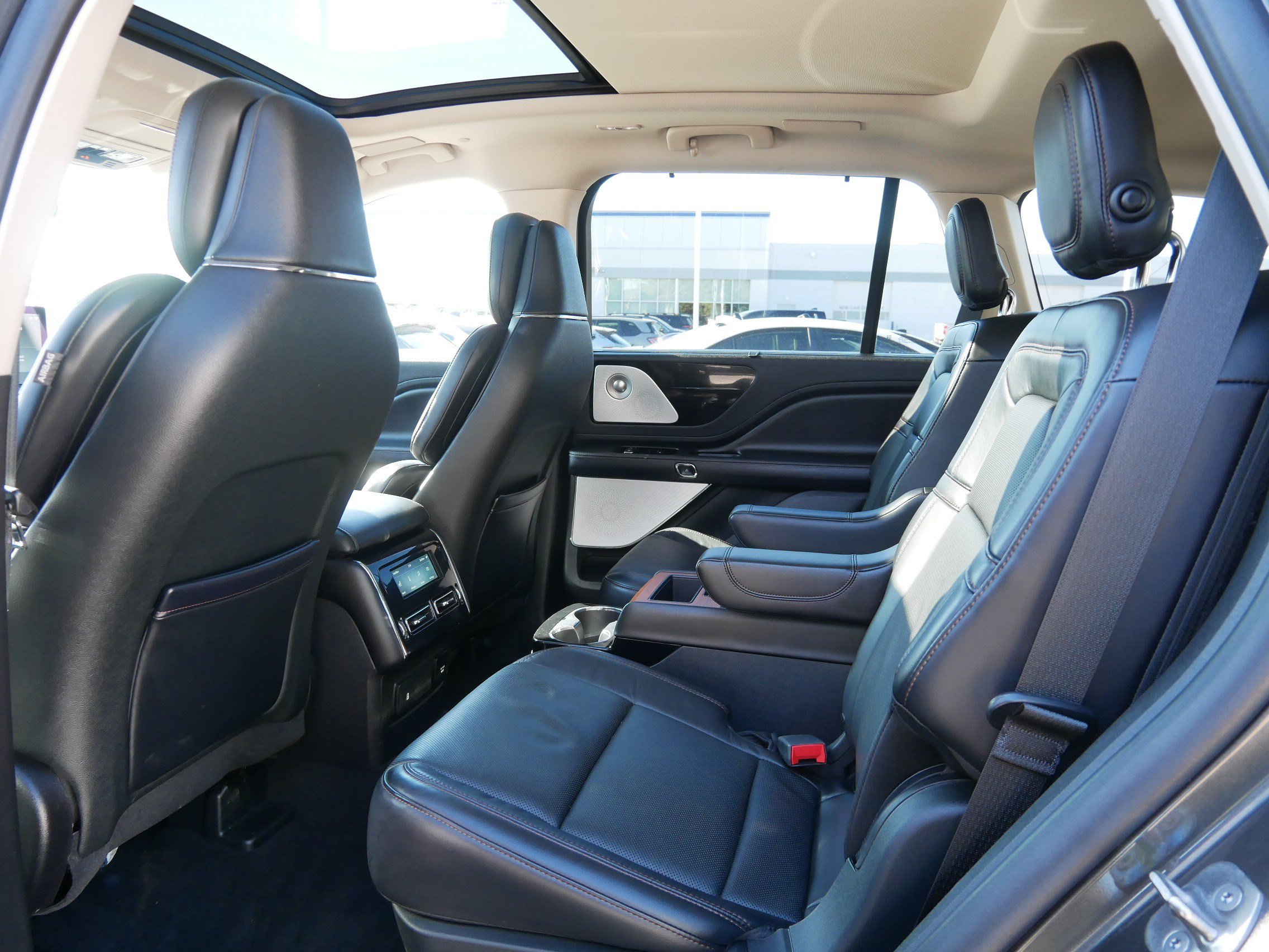 Used 2020 Lincoln Aviator Reserve w/ Equipment Group 202A AWD/4WD image 24
