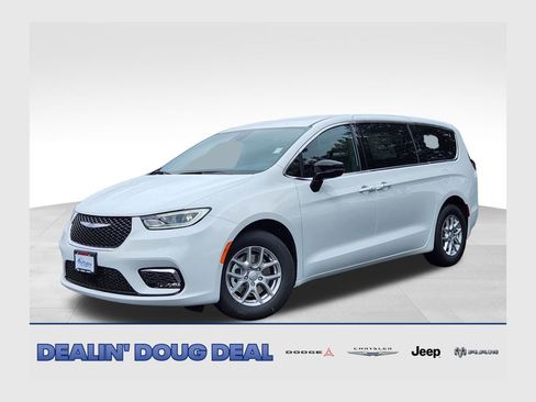 New 2026 Chrysler Pacifica Select image 1