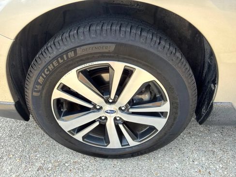 Used 2019 Subaru Outback 2.5i Limited AWD/4WD image 32