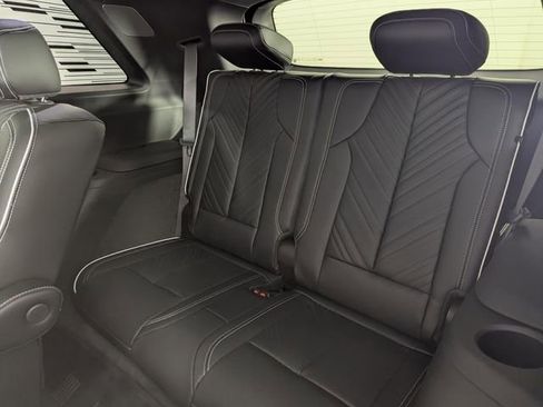 Used 2026 Cadillac Vistiq Platinum w/ LPO, Floor Liner Package AWD/4WD image 21