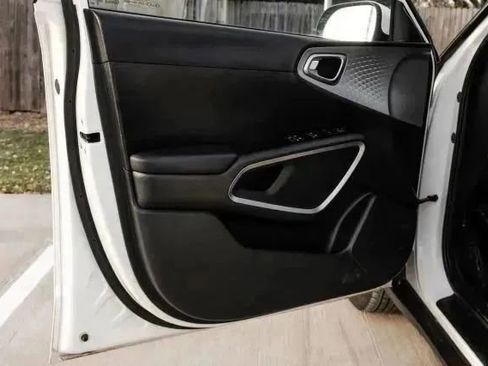 Used 2022 Kia Soul LX w/ Technology Package image 35