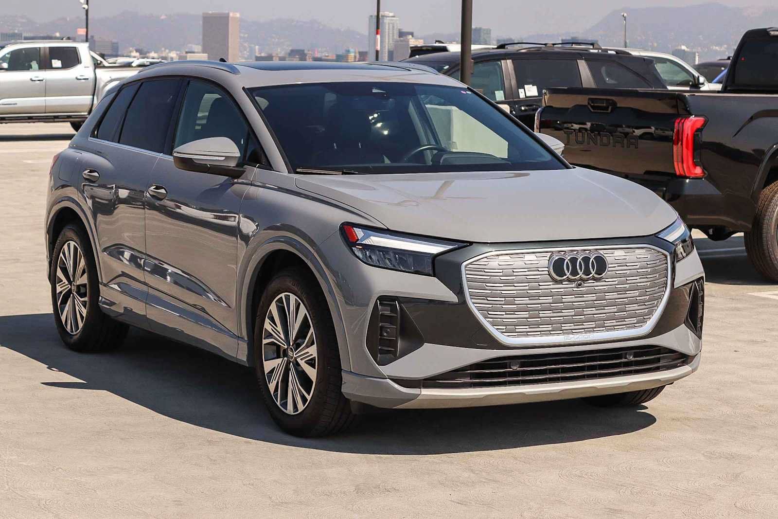Used 2023 Audi Q4 e-tron Premium w/ Convenience Package RWD image 3